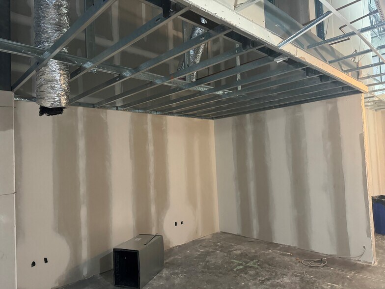 More Photos Of 6927 Brisbane Ct, Sugar Land Medical For Lease
