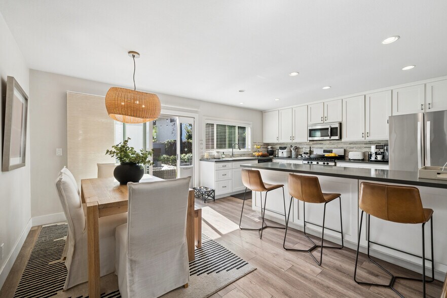 More Photos Of 2048 Garden Ln, Costa Mesa Multifamily For Sale