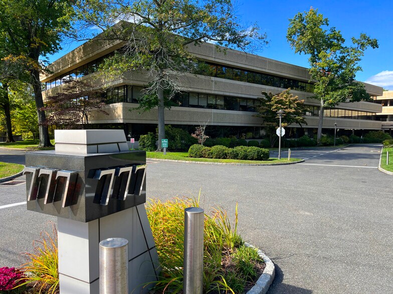 More Photos Of 777 W Putnam Ave, Greenwich Office For Lease