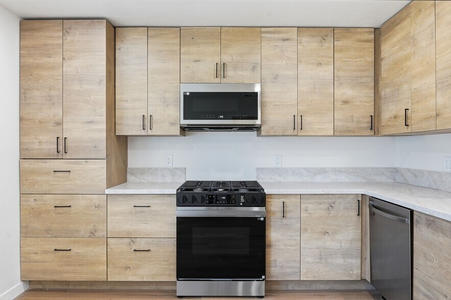 More Photos Of 5067 Alumni Pl, San Diego Multifamily For Sale