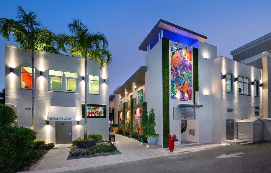 More Photos Of 837 5th Ave S, Naples Storefront Retail Office For Lease