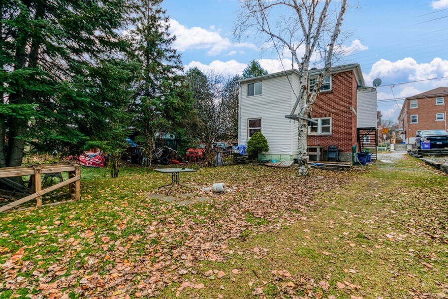 More Photos Of 358 Cartier Av, Sudbury Apartments For Sale