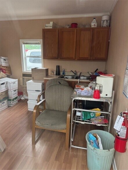 More Photos Of 412 E Spring St, Palestine Auto Dealership For Sale