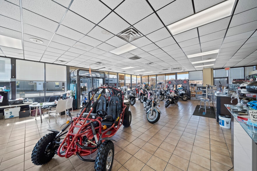 More Photos Of 2007-2015 E 11th St, Tulsa Auto Dealership For Sale