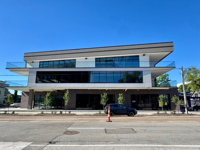 More Photos Of 814 E Main St, Louisville Storefront Retail Office For Lease