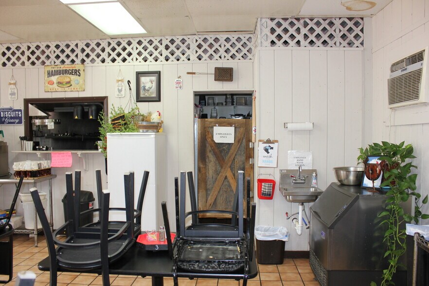 More Photos Of 339 E Main St, Auburn Restaurant For Sale