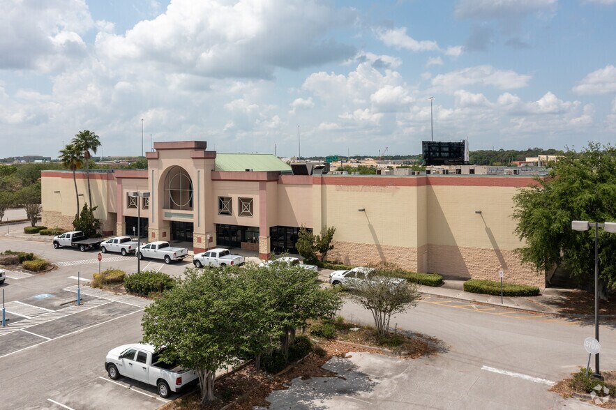 More Photos Of 430 Towne Center Cir, Sanford Movie Theatre For Sale