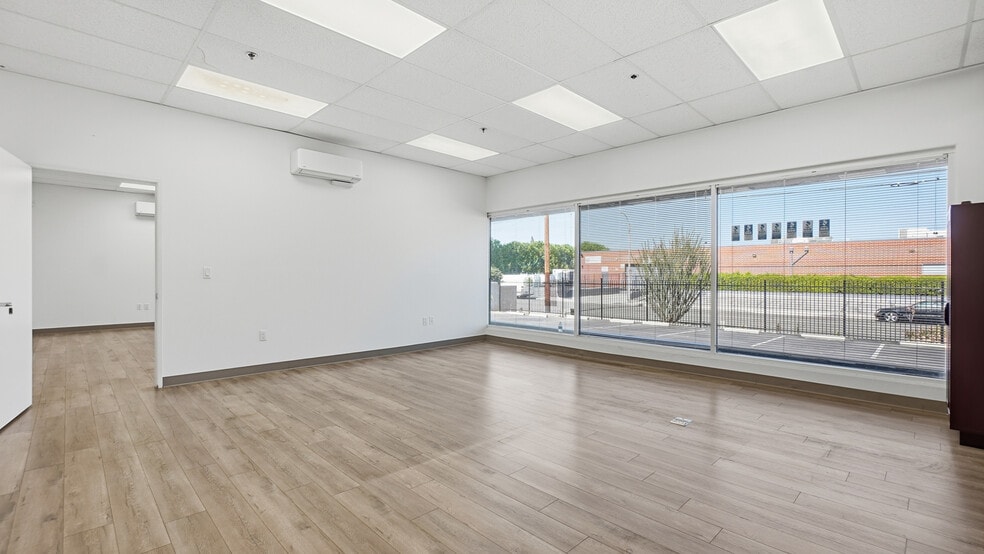 More Photos Of 8929 Oso Ave, Chatsworth Manufacturing For Lease