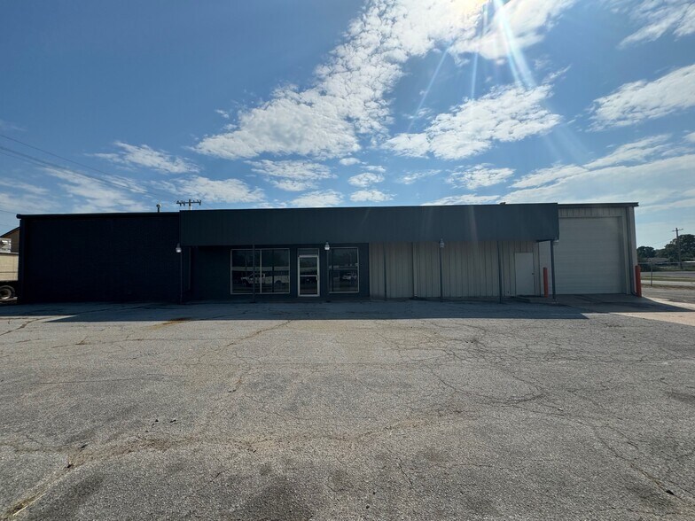More Photos Of 1711 N Sheridan Rd, Tulsa Manufacturing For Sale