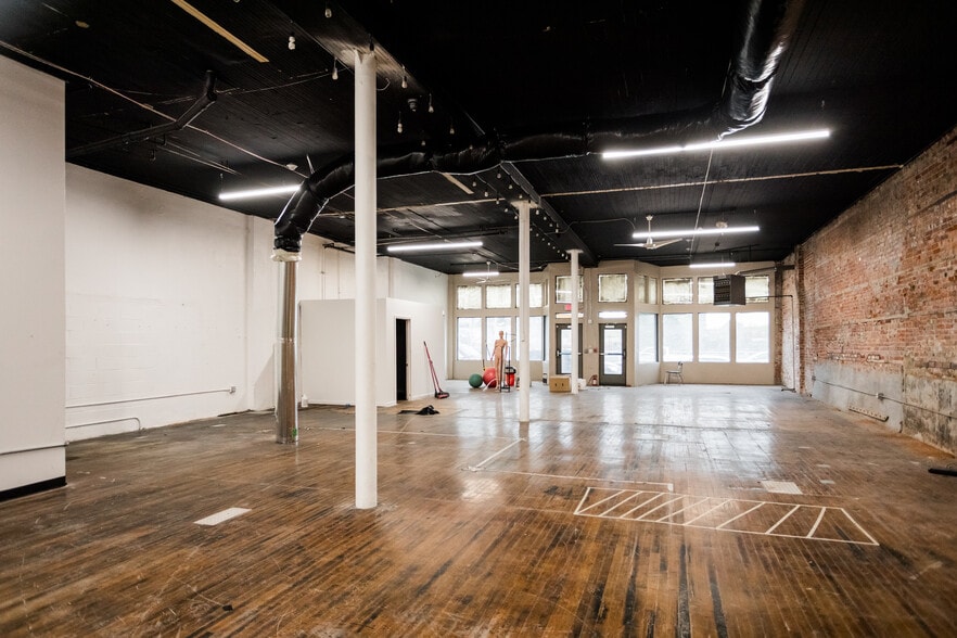 More Photos Of 2453-2469 Russell St, Detroit Storefront Retail Residential For Lease