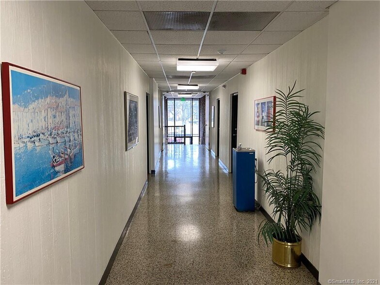 More Photos Of 385 Main St, West Haven Medical For Lease