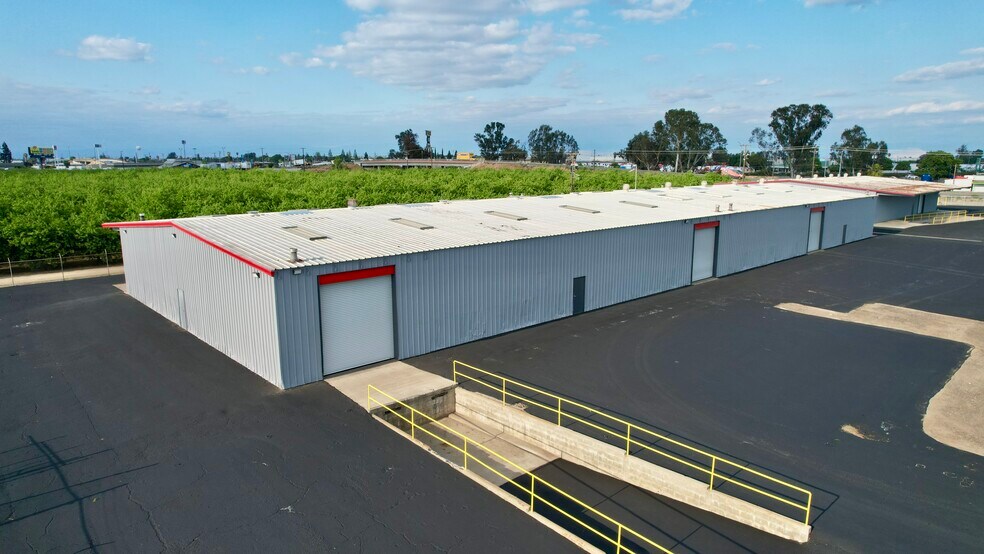 More Photos Of 4321 S Chestnut Ave, Fresno Warehouse For Lease