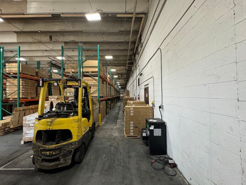 More Photos Of 5731 General Washington Dr, Alexandria Distribution For Sale