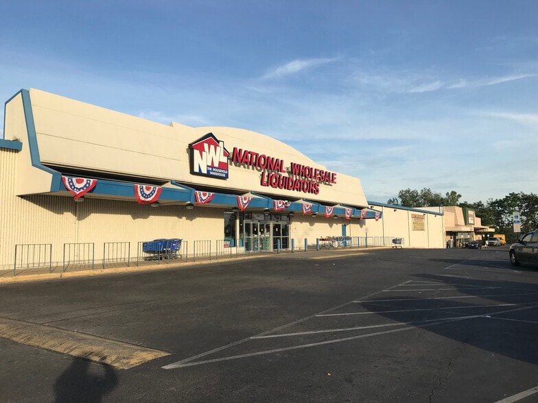 More Photos Of 900 Orthodox St, Philadelphia Supermarket For Lease