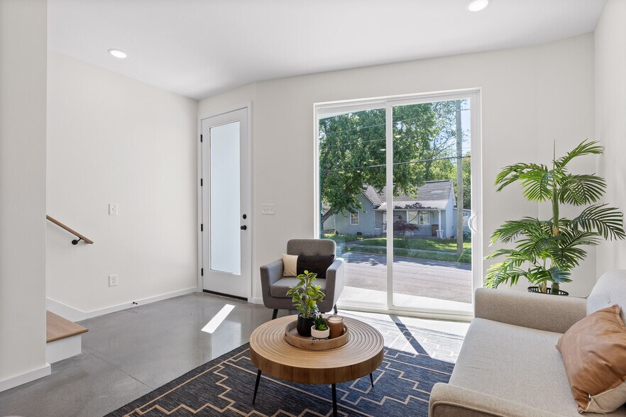 More Photos Of 1602 N Central St, Knoxville Apartments For Sale