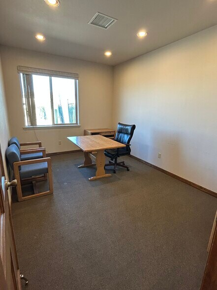 More Photos Of 543 Sower Dr, Bayfield Office For Sale