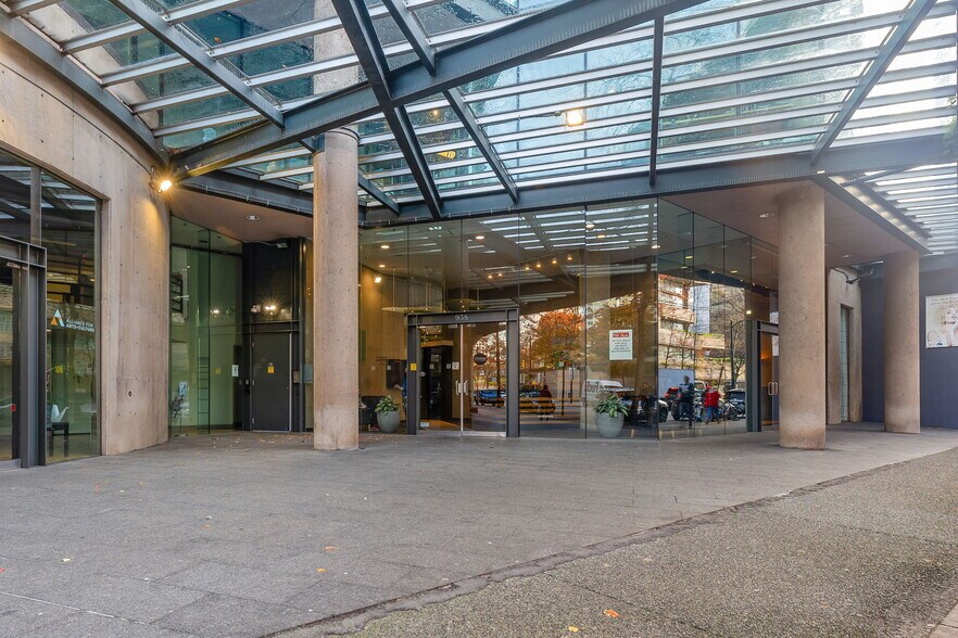 More Photos Of 938 Howe St, Vancouver Medical For Lease