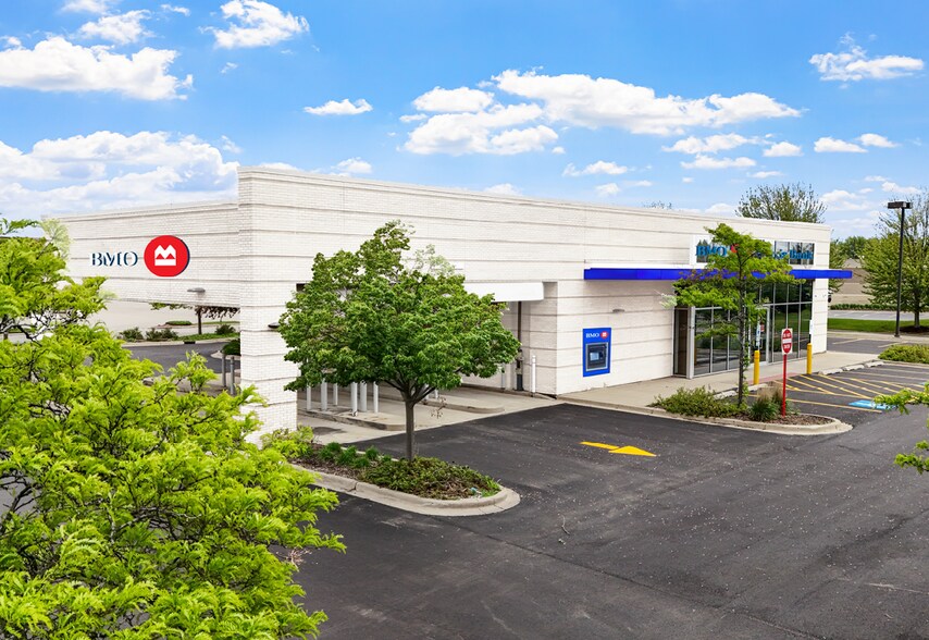 More Photos Of 2400 N Richmond Rd, Mchenry Freestanding For Sale