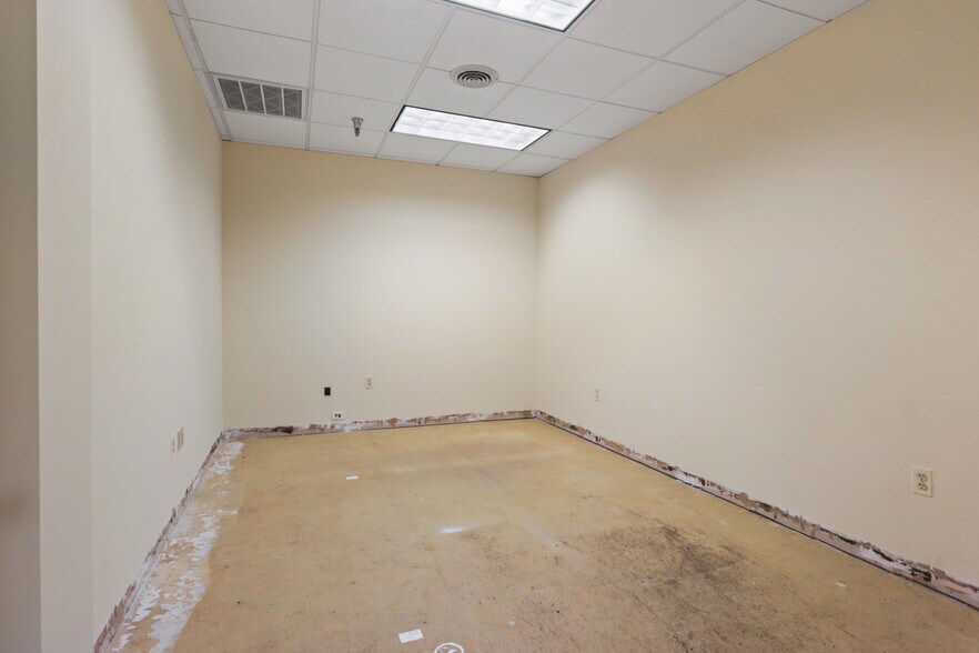 More Photos Of 339 Buschs Frontage Rd, Annapolis Medical For Lease