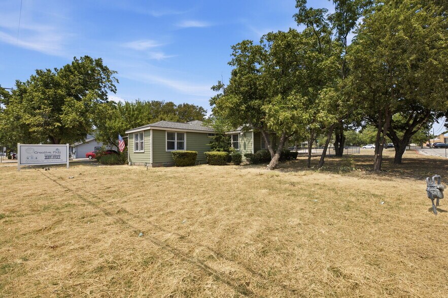 More Photos Of 208 E Hwy 79 St, Hutto Daycare Center For Lease