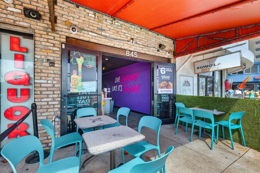 More Photos Of 841-845 N Fort Lauderdale Beach Blvd, Fort Lauderdale Storefront For Sale