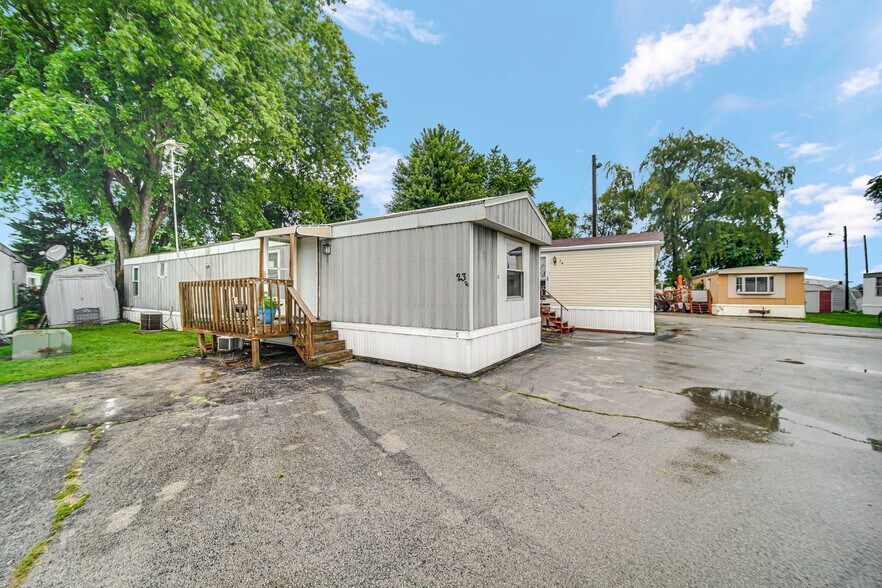 More Photos Of 10557 N State Route 50, Manteno Trailer Camper Park For Sale