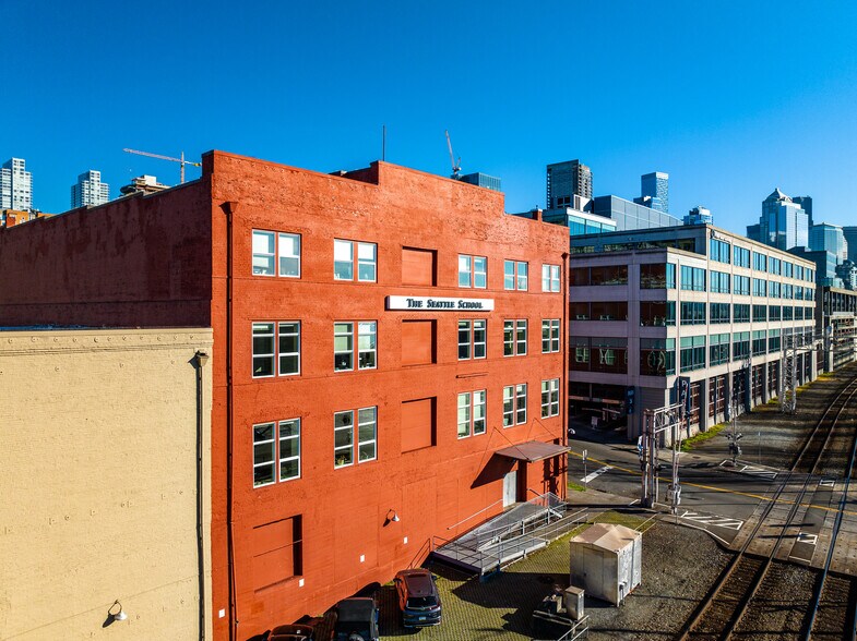 More Photos Of 2501 Elliott Ave, Seattle Loft Creative Space For Lease