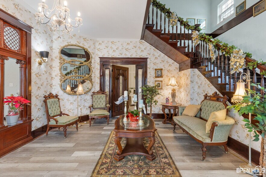 More Photos Of 405 W Gilbert St, Henrietta Hospitality For Sale