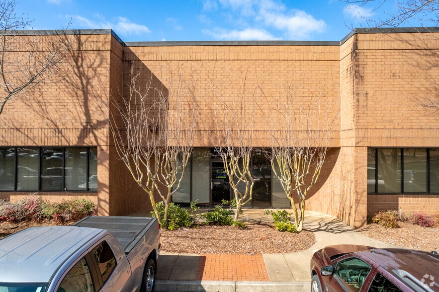 More Photos Of 3250 Peachtree Corners Cir, Peachtree Corners Warehouse For Lease