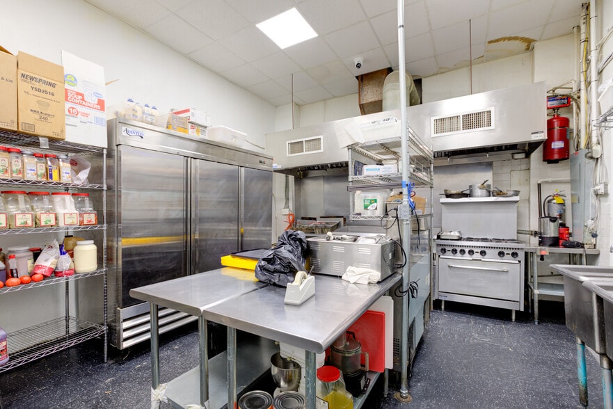 More Photos Of 1517 N 4th St, Philadelphia Showroom For Sale