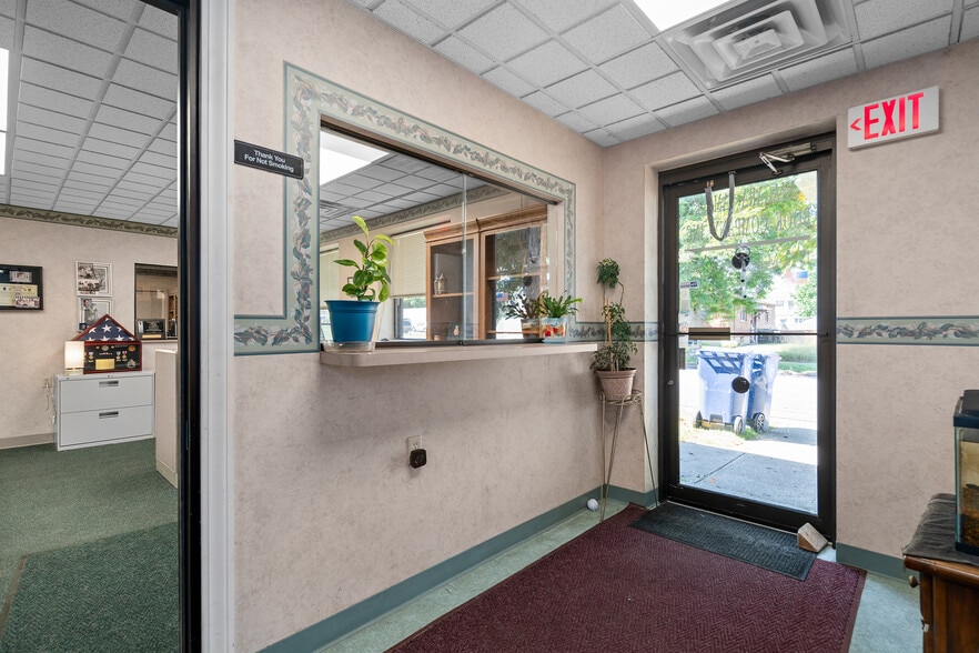 More Photos Of 1717 Mackenna Ave, Niagara Falls Warehouse For Sale