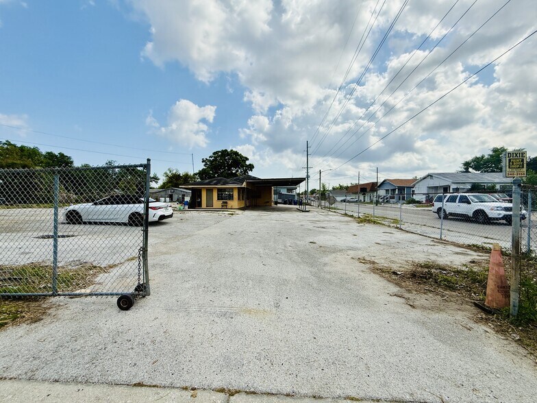 More Photos Of 3425 N 15th St, Tampa Auto Repair For Sale