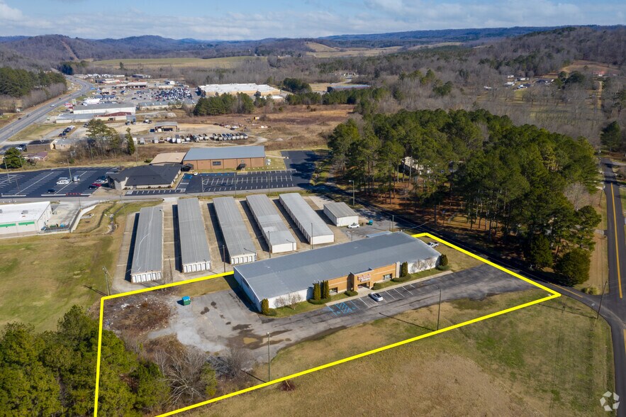 More Photos Of 2000 Clowdus Dr, Oneonta Freestanding For Sale