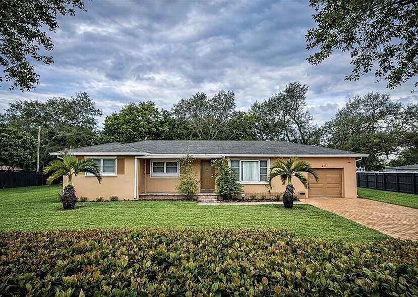 More Photos Of 2972 Griffin Rd, Fort Lauderdale General Retail For Sale