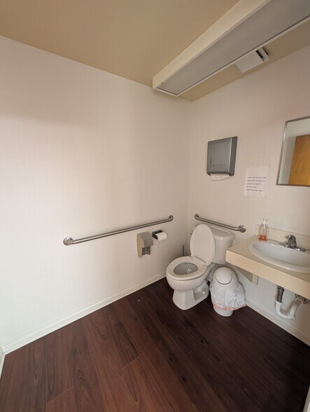 More Photos Of 10720 W 7 Mile Rd, Detroit Office For Sale
