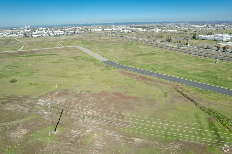 More Photos Of Winding Creek Rd @ Foothills Blvd, Roseville Unknown For Lease