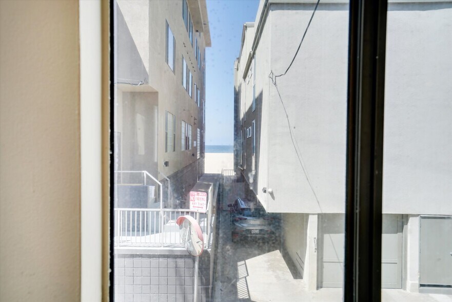 More Photos Of 14 Mast, Marina Del Rey Apartments For Sale