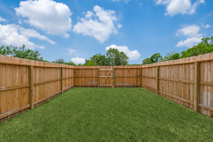 More Photos Of 723-735 Abigail Aly, San Antonio Multifamily For Sale