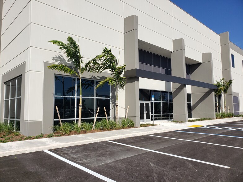 Primary Photo Of 1301 President Barack Obama Hwy, Riviera Beach Warehouse For Lease