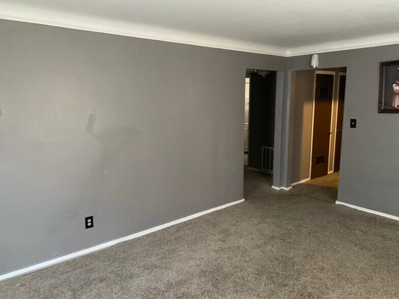 More Photos Of 2521 Noble Rd, Cleveland Heights Apartments For Sale