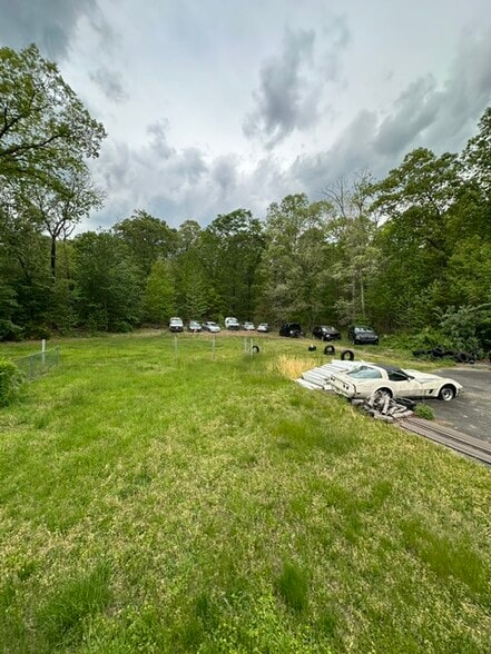 More Photos Of 821 N Tuckahoe Rd, Williamstown Auto Repair For Sale