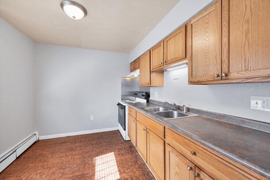 More Photos Of 1634 Boston St, Aurora Apartments For Sale
