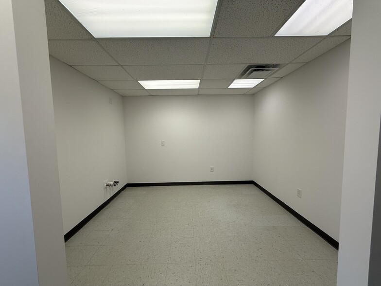 More Photos Of 2141 Eastview Pky, Conyers Office For Sale