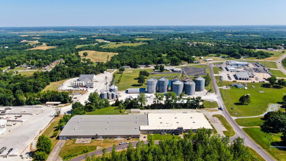 More Photos Of 1615 Radio Hill Rd, Boonville Warehouse For Lease