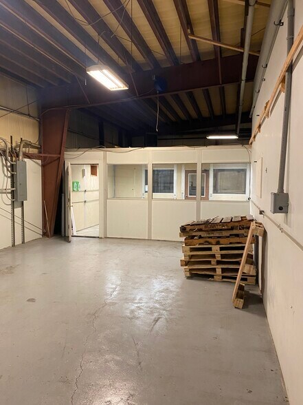 More Photos Of 24 Foundry Ave, Meredith Warehouse For Sale