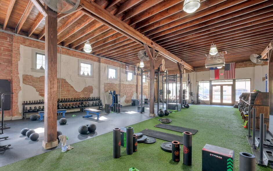 More Photos Of 2302 Main St, Waller Office For Sale