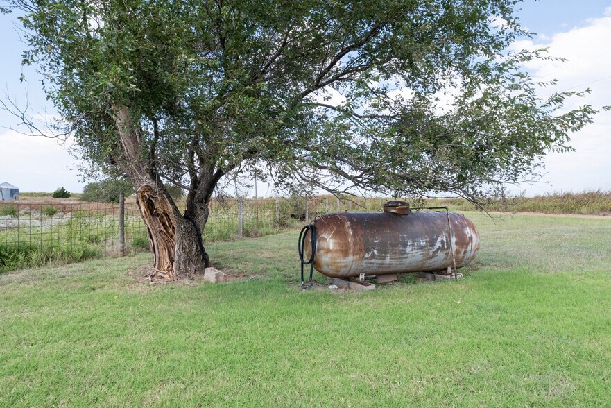 More Photos Of Helton Ranch, Briscoe Land For Sale