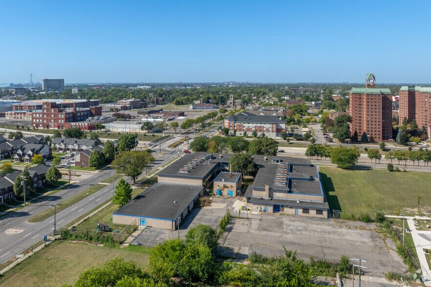 More Photos Of 3550 John C Lodge Fwy, Detroit Schools For Sale