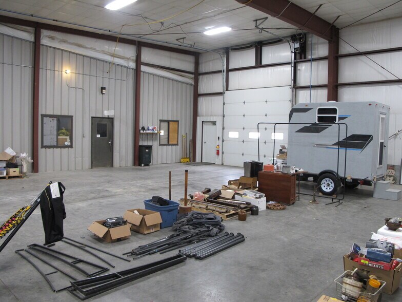 More Photos Of 713 E Main St, Waukon Manufacturing For Sale