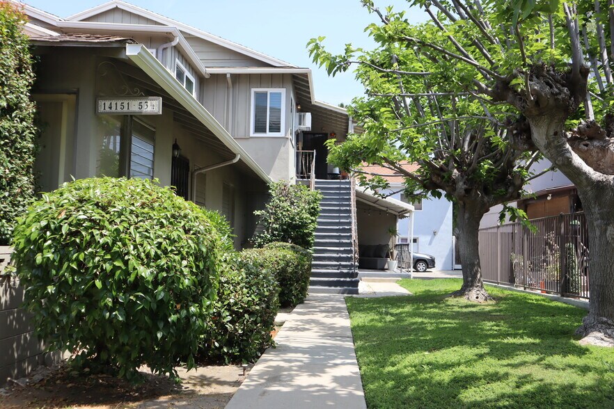 Primary Photo Of 14151 Moorpark St, Sherman Oaks Apartments For Sale